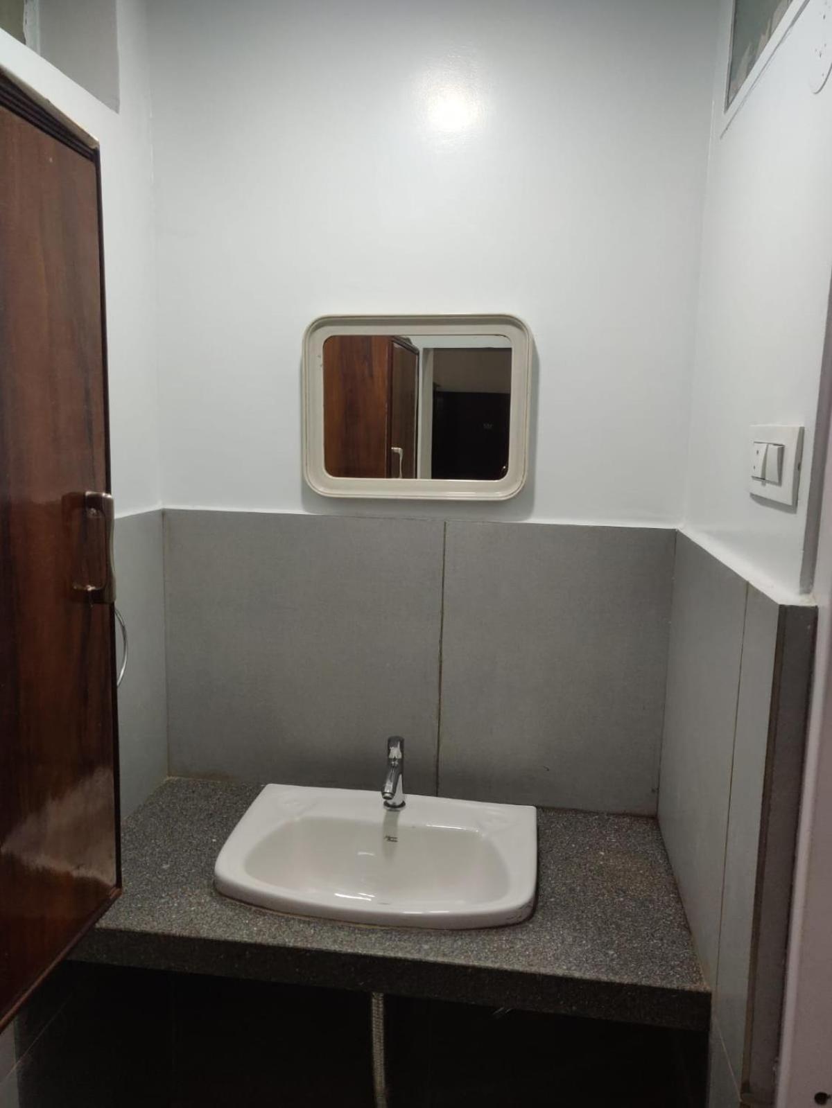 Hotel Parth Residency Kolhapur Zewnętrze zdjęcie